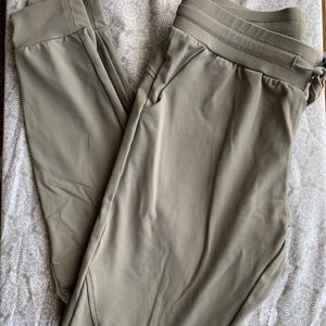 BUFFBUNNY JOGGERS